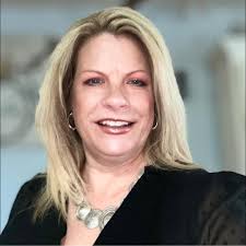 Can I use a sprayer with Fusion Mineral Paint?