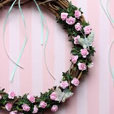 Κάθε χρόνο ανυπομονώ να έρθει η πρωτομαγιά, είναι που λατρεύω την άνοιξη?! Diy Prwtomagiatiko Stefani Floral Wreath Wreaths Floral