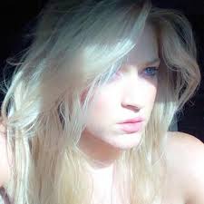 Lydia Whitcomb (@designldw)