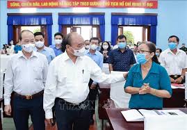 Tháp tùng ủy viên bộ chính trị, chủ tịch nước nguyễn xuân phúc và phu nhân trần nguyệt thu trong chuyến thăm lần này có các ủy viên bộ chính trị: Chá»§ Tá»‹ch NÆ°á»›c Nguyá»…n Xuan Phuc Tiáº¿p Xuc Cá»­ Tri Váº­n Ä'á»™ng Báº§u Cá»­ Baotintuc Vn
