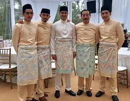 Discover the best free photos from vincent tan. Romantika Majlis Nikah Sm Faliq Chryseis Tan Paling Sweet Tengoklah Baju Ahli Keluarga Jutawan Ini Nona