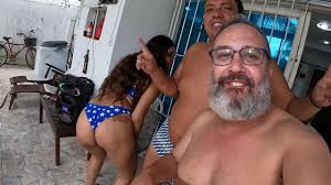Festa na piscina na casa da Paty - XNXX.COM