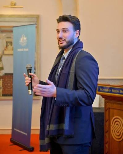 Australia Awards Pakistan recently hosted an alumni workshop on artificial  intelligence (AI) and its ethical use, bringing together 35 alumni from  across sectors to explore AI's evolution and practical applications. Led by