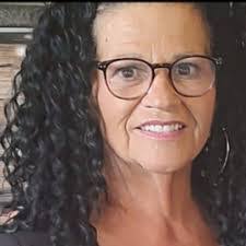 Lana Simms's Instagram, Twitter & Facebook