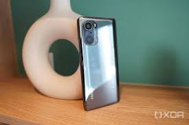 Features 6.67″ display, snapdragon 870 5g chipset, 4520 mah battery, 256 gb storage, 8 gb ram, corning gorilla glass 5. Poco F3 Hands On Flagship Level Haptics And Screen For A Whole Lot Less