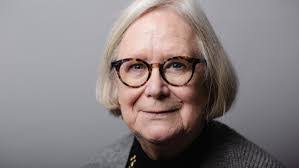 Rosalind Wade's Instagram, Twitter & Facebook