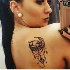 I know that at first, it might seem weird to get a crab tattooed onto your body (i mean, they're not cuddly or anything, like a dog), but, like, how cute is this little one?! A Cancer Tattoo For The Cancer Person Body Tattoo Art