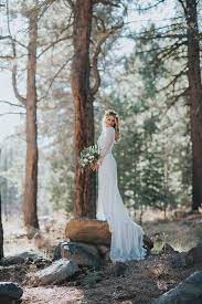 18 Romantic Enchanted Forest Wedding Ideas Decoratoo Enchanted Forest Wedding Enchanted Forest Wedding Dress Forest Wedding