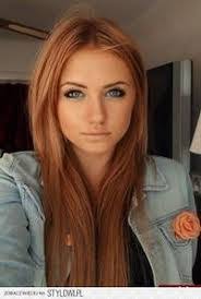 Danielle Bunn's Instagram, Twitter & Facebook