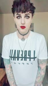 Emma-Jayne Draper (@eyesofatiger)