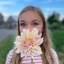 Enid Event: Build Your Own Bouquet Bar and Refreshments