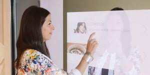 Rebecca minkoff, which has oak's mirror at two of its shops, learned that a leather jacket was tried on 70 times in a week but never purchased. Is Rebecca Minkoff S Smart In Store Shopping The Future Of Fashion Retail Digital Innovation And Transformation