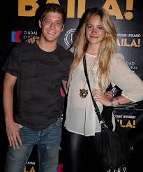 Las fotos y la historia de amor en los ángeles. La Encuesta En Twitter Encuesta Primera Ronda Mejorpareja Que Pareja De Ficcion Te Gusto Mas Mg Gaston Dalmau Y Rochi Igarzabal Casi Angeles Rt Angela Torres Y Gaston Soffritti Simona Https T Co 0owguddnzz