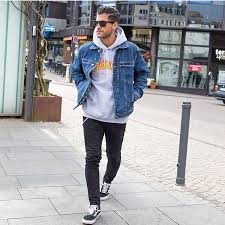 Denim Over Hoodie With Casual Sneakers Mensoutfitsstreetwear Mens Street Style Mens Outfits Mens Streetwear