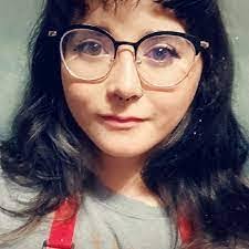 Elizabeth Wickwire's Instagram, Twitter & Facebook