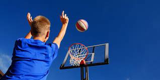 Pada perang dunia ii, permainan bola basket masuk ke indonesia yang dibawa oleh para perantau cina. Sejarah Permainan Bola Basket Yang Perlu Kamu Tahu Merdeka Com