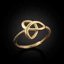 Gold Celtic Trinity Ladies Triquetra Ring Wiccan ancient occult divination symbol. gold celtic trinity ladies triquetra ring