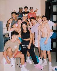 Hype House S Instagram Photo Hype House Ft Noah Nikita Celebrity Houses Luxurious Mansion Tony