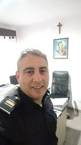 Sociedad. #Compartir. #Felicitaciones. Marco Di Bello fue ascendido con el  cargo de MAYOR, máxima jerarquía en el escalafón de Oficiales de Policía de  la Provincia de Buenos Aires. Lleva 26 años de