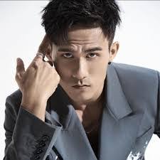 Eric Lay's Instagram, Twitter & Facebook