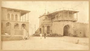 أيقونة بوابة بغداد الشمالية الباب المعظم بقي هذا الباب حتى هدم في سنة 1932 ومحله اليوم بين قاعة الشعب وجامع الازبك المجاور لو baghdad iraq baghdad photo