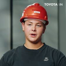 Meet Evan Babb, our Aftermarket Parts Sales and Marketing Intern from  @ballstateuniversity! While working with the Aftermarket Team, Evan had the  opportunity to attend an off-site Parts Forum in Chicago