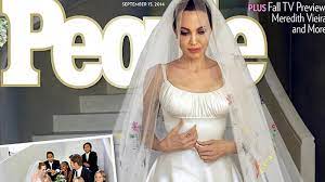 Die wenigen bislang veröffentlichten bilder von der hochzeit von angelina jolie und brad pitt gehen um die welt. Angelina Jolie Als Braut So Hubsch Sah Sie In Ihrem Hochzeitskleid Aus