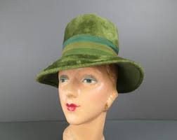 Vintage Bright Green Straw Raffia Hat With Flowers and Tulle, 1960s Wide  Brim, 21 Inch Head, Susan Frank