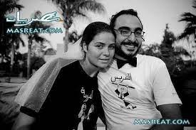 وتعرضت يسرا اللوزي، لبعض الانتقادات من قبل متابعيها، عقب ظهورها بأحدث إطلالة لها عبر إنستجرام، وهي تمسك في يدها سيجارة وباليد الأخرى تشير بعلامة نمبر وان. ÙŠØ³Ø±Ø§ Ø§Ù„Ù„ÙˆØ²ÙŠ Ùˆ Ø²ÙˆØ¬Ù‡Ø§