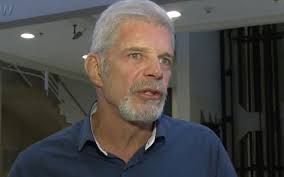 Em seguida, faz fera radical (88), como marcelo, um estudante morador da pensão de lourdes (cleyde blota) e pacto de sangue (89). Raul Gazolla Revela Que Teve Quatro Infartos Morte De Daniella Perez Gerou Fator De Risco Noticias Da Tv