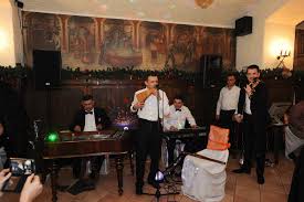 Trupa de cover crazy five. Restaurant Revelion Bucuresti Restaurant Caru Cu Bere