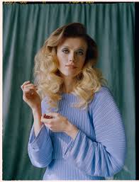 На сайте muztron вы можете бесплатно скачать песни алла пугачева в формате mp3, и просмотреть плейлист всех треков исполнителя. Alla Pugachyova Tvorcheskij Put I Kultovyj Obraz Syomka Buro Buro