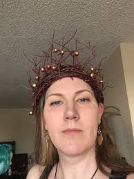 Paladin level 12 headpiece inspired by Ll'yandra's crown
