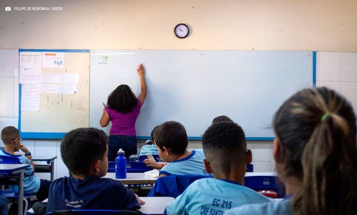 Educação: Programa Carência Zero assegura professores em sala de aula no início do ano letivo no DF — Política Distrital agora é PDNews, notícias sobre Política e Saúde do DF