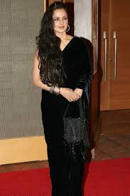 Celebs Who Don T Look Their Age Indian Celebrities Indian Bollywood Actress Modern Saree
