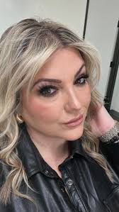 Anna Revel (@lipsticknsunshine) • Instagram photos and videos