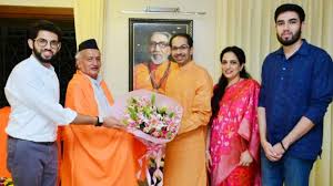 Uddhav thackeray visits lalbagcha raja with family. Governor Bs Koshyari Dines With Cm Uddhav Thackeray At Matoshree News Nation English