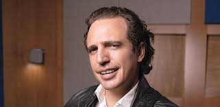 Jaime Viñas: Renovado y del lado pop