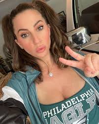 Ally Gordon's Instagram, Twitter & Facebook