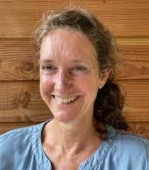 Karin Malka's Instagram, Twitter & Facebook