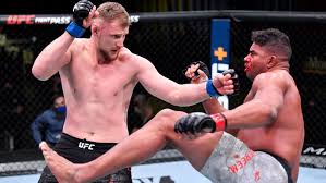 Don't miss a second of ufc fight night: Ufc Fight Night Results Highlights Alexander Volkov Makes Light Work Of Alistair Overeem With Tko Cbssports Com
