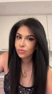 In today's episode of "Diversity is our strength", a Muslim man shares his  thoughts about Christmas with other Muslims living in western, Christian  countries. Merry Christmas everyone. 🎄