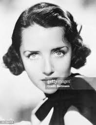 Susan Oates's Instagram, Twitter & Facebook