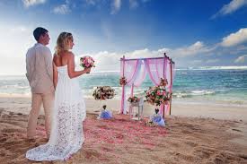 Durante il royal wedding, la giornalista e presentatrice chloe madeley ha indossato un abito rosa. Il Tuo Matrimonio In Spiaggia Calabria Sposi