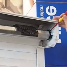 Nous pouvons ainsi vous assurer d'une protection maximale. Remplacer Ou Changer Un Moteur De Volet Roulant Nice 100 Volet Roulant