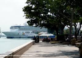 Penginapan ideal kalau berlayar ke langkawi. Penang Esplanade Padang Kota Lama