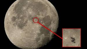 Foto Mks Na Fone Polnoj Luny Kosmos Onlajn Prosmotr V Realnom Vremeni