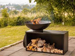 Wer im garten sicher grillen möchte, findet hier tipps, zum grill aufstellen, sicheren grillen und wie sich verletzungen oder brände vermeiden lassen. Grillen Im Garten Das Kann Ein Plancha Grill Produktempfehlung