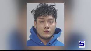 Niki Rowe's Instagram, Twitter & Facebook