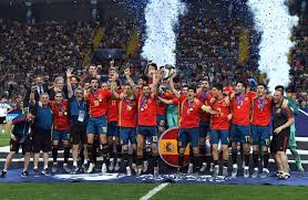 Door de hevige regen begon de wedstrijd tussen spanje en argentinië met een vertraging van een half uur. Jong Spanje Grijpt Europese Titel Buitenlands Voetbal Tubantia Nl